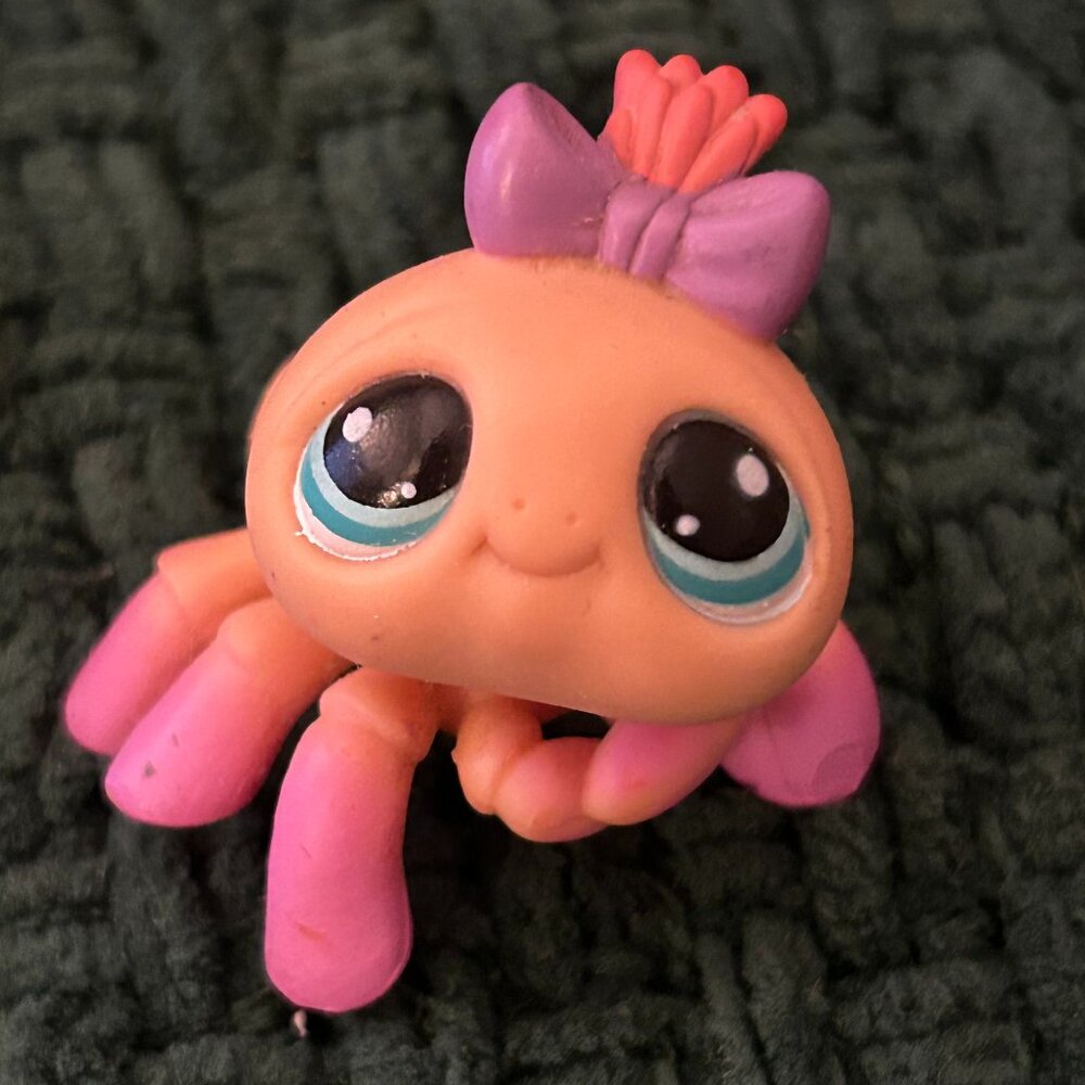 LPS Littlest Pet Shop #258 Pink Spider Purple Bow Blue Dot Eyes